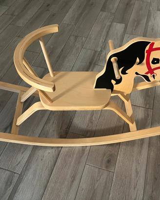 Cavallo a dondolo