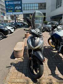 Honda SH 300 airforce