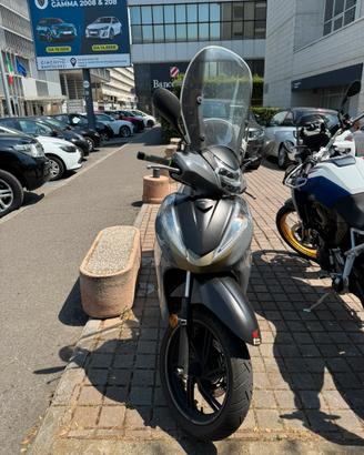 Honda SH 300 airforce