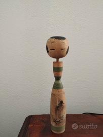 Bambola kokeshi 