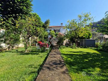 VILLA SINGOLA A VENTIMIGLIA