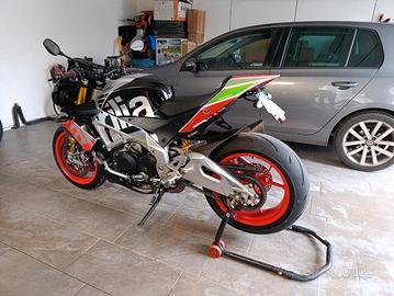 Aprilia tuono v4 factory 