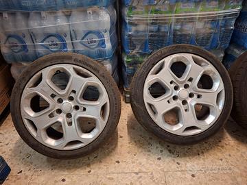 Cerchi in lega con gomme Continental