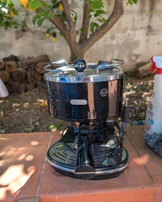 macchina da caffè DeLonghi per caffè macinato 