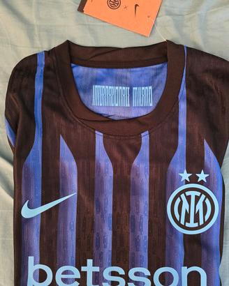Kit completo Inter 25/26 versione da Gara. Suĉić 8