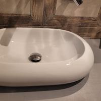 lavabo ovale in ceramica