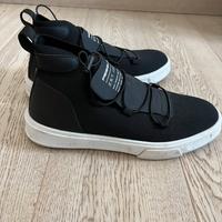 Scarpe marca “Fessura”