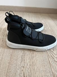 Scarpe marca “Fessura”