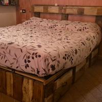 Letto matrimoniale con reti e materassi