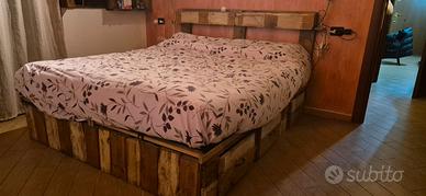 Letto matrimoniale con reti e materassi