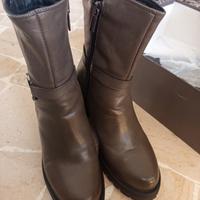 stivaletti in pelle colore verde militare 