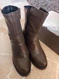 stivaletti in pelle colore verde militare 