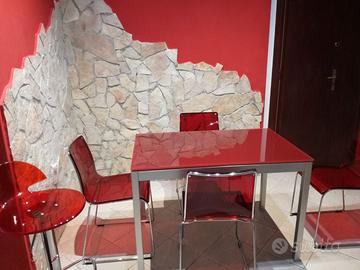 tavolo da pranzo e sedie