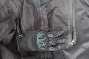 Giacca GMS Avon+ guanti GMS Tiger