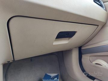 Cassetto portaoggetti BMW 320D del 2006
