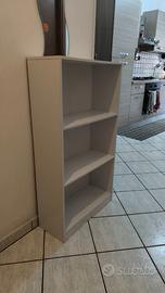 Libreria a tre mensole