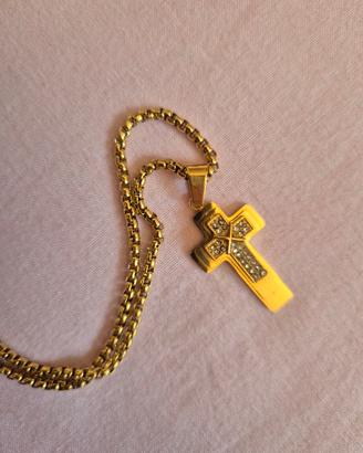collana con croce nuova