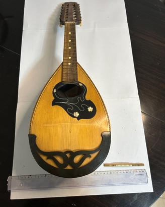 Antico Mandolino Artigianale con inserti in madrep