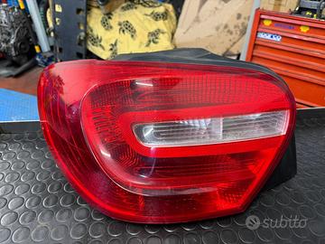 Fanale posteriore SX Mercedes