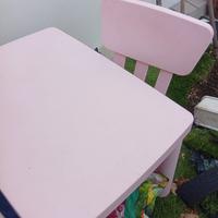 tavolo e sedia IKEA MAMMUT rosa