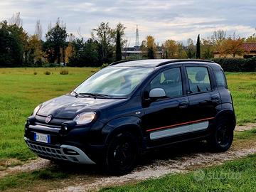 Fiat Panda Cross Hybrid "Garmin"