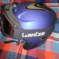 caschetto da neve e occhiali guanti 