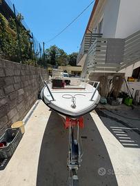 Barca in vetroresina