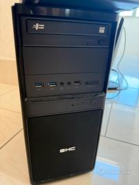 Pc case completo con tastiera e monitor