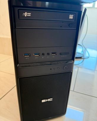 Pc case completo con tastiera e monitor