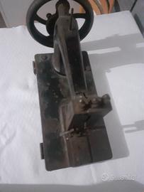 macchina da cucire antica