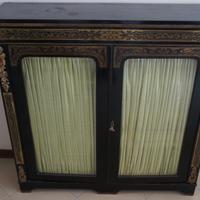 Credenza in ebano e noce con vetrina Boulle 800