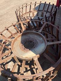 Ruote in ferro formato gabbia