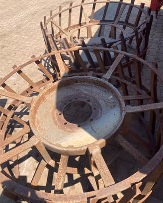 Ruote in ferro formato gabbia