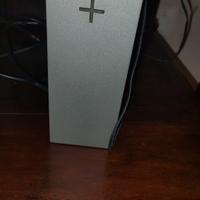 hard disk esterno con cavo USB e trasformatore. 