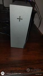 hard disk esterno con cavo USB e trasformatore. 