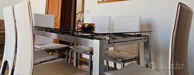 TAVOLO IN VETRO E SEDIE