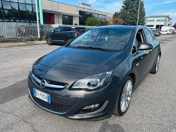 Opel Astra 1.4 Turbo 140CV 5 porte Cosmo