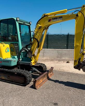 Miniescavatore usato YANMAR B30 btv