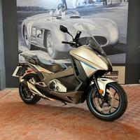 Honda Integra 750 S