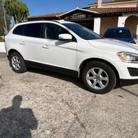Volvo XC 60 XC60 D5 AWD Geartronic Momentum