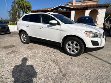 Volvo XC 60 XC60 D5 AWD Geartronic Momentum