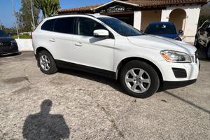 Volvo XC 60 XC60 D5 AWD Geartronic Momentum