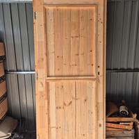 porta in legno grezzo