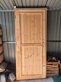 porta in legno grezzo