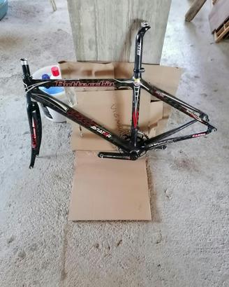 Telaio in carbonio
