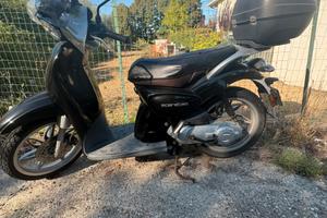 Scarabeo Aprilia 50  accessoriato b