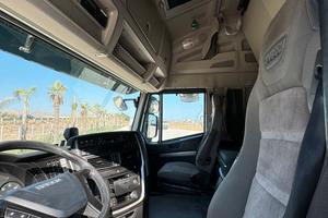 Iveco ecostralis 460 EURO6 + rimorchio