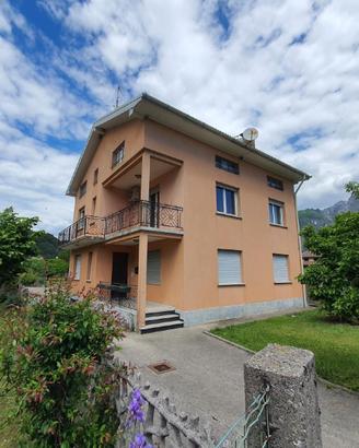 Appartamento in bifamiliare con giardino privat...