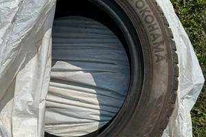 4 Pneumatici invernali Yokohama 205 55 R16