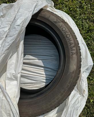 4 Pneumatici invernali Yokohama 205 55 R16